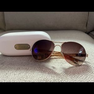 *Authentic* Cute Chloe Aviator Sunglasses. No scratches or fade outs.👌